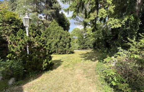 Pool im Garten Arbeit im Haus